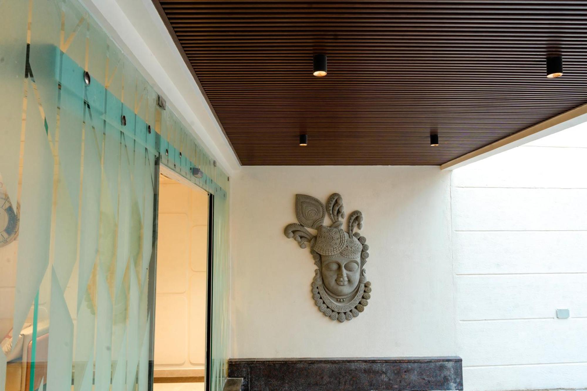 Sri Senthoor Velavan Palace Ssv Palace Thiruchendur Exterior photo